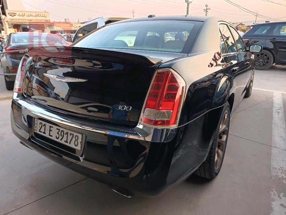 کرایسلەر 300